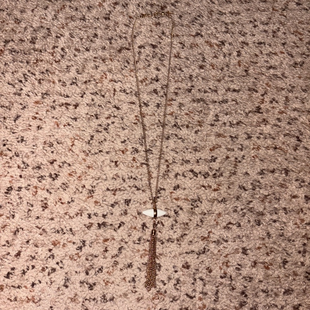 Elegant Gold and White Pendant Necklace